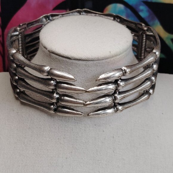 Silver Tone Skeleton Finger Choker Necklace Hinged Gothic Bone Collar Statement - Picture 2 of 9